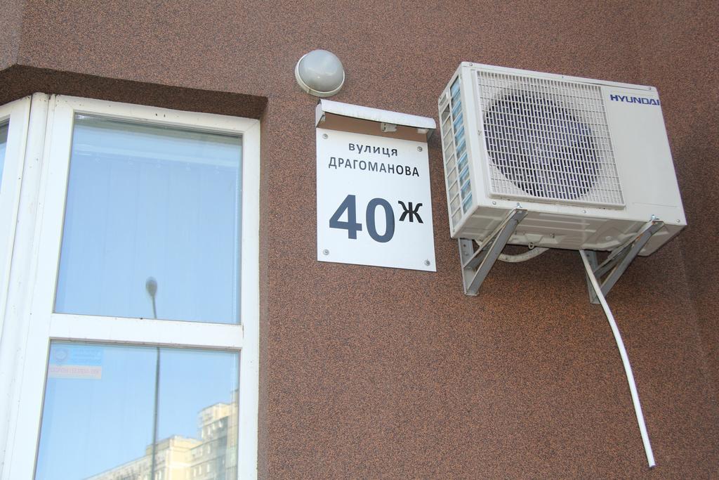 Solo Apartment Dragomanova Kijev Kültér fotó